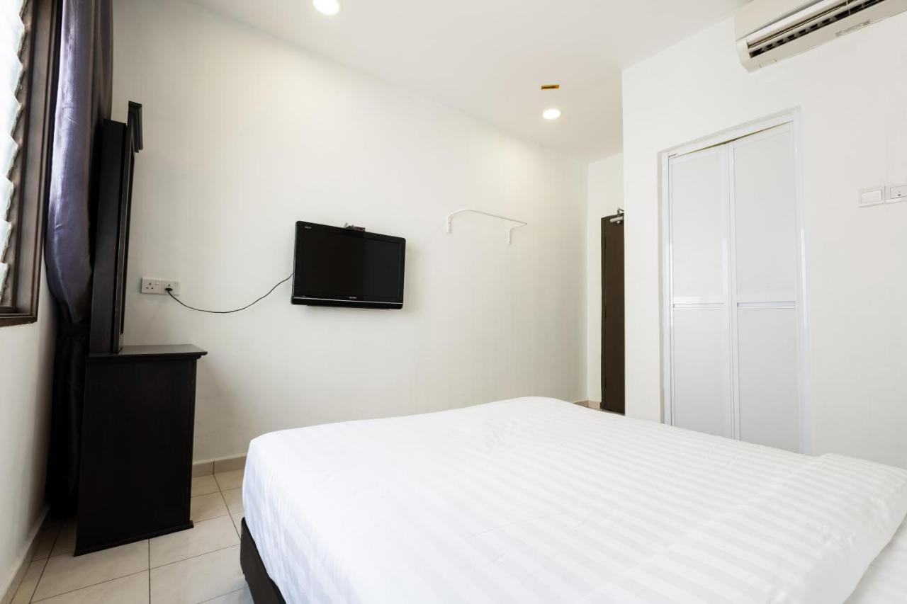 Ant Hotel Malacca Exterior photo