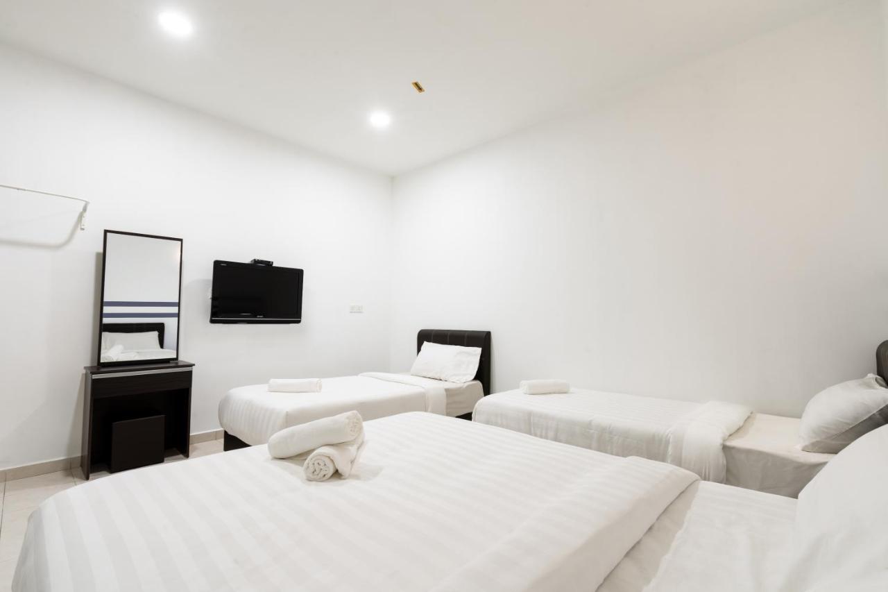 Ant Hotel Malacca Exterior photo